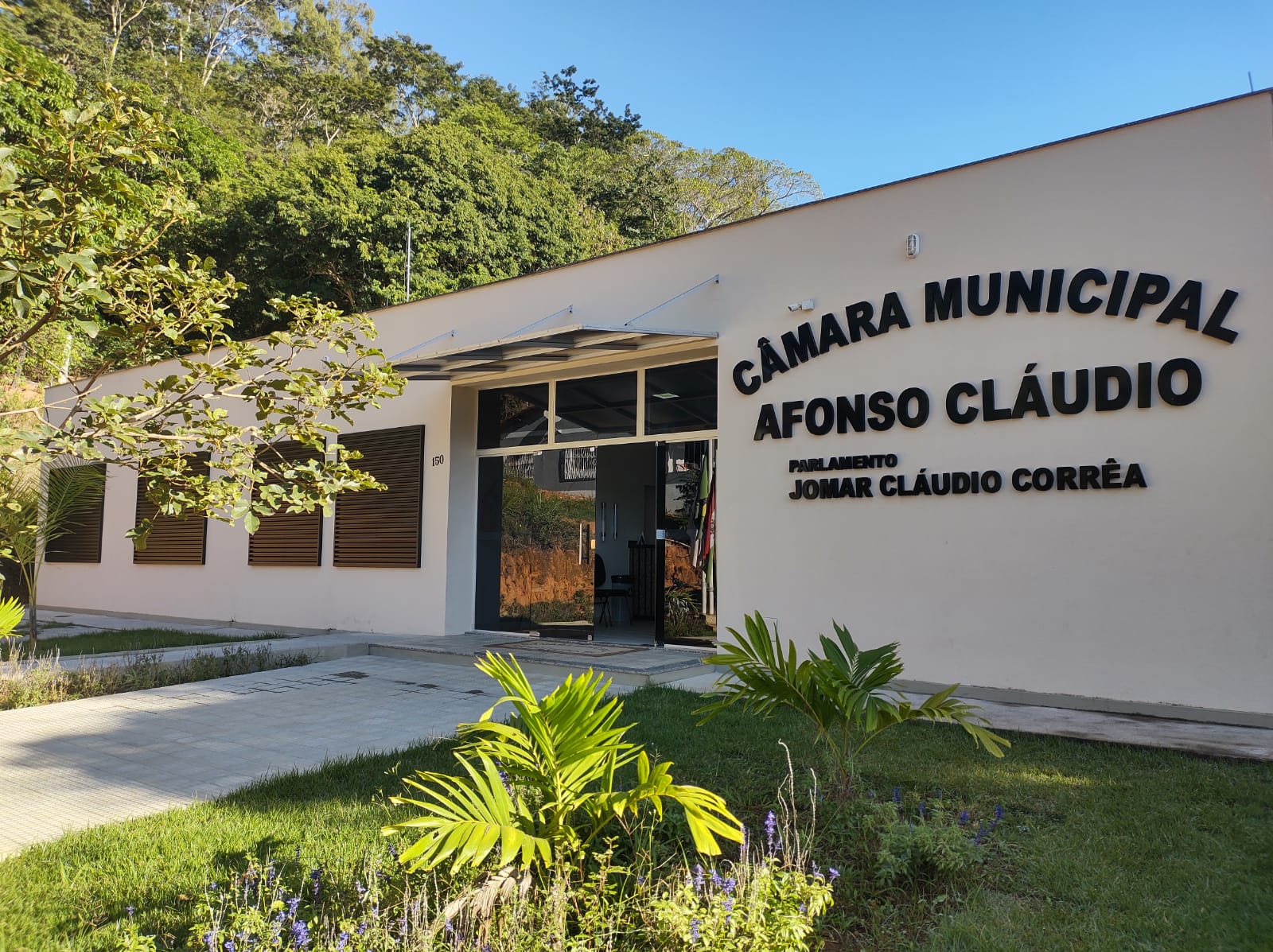 Nova fachada da Câmara Municipal de Afonso Cláudio.